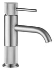 Bateria umywalkowa Rea Lungo Stripe Nikiel Szczotkowany Niska 1
