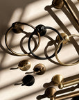 Wieszak łazienkowy dwuramienny 332868A Czarny