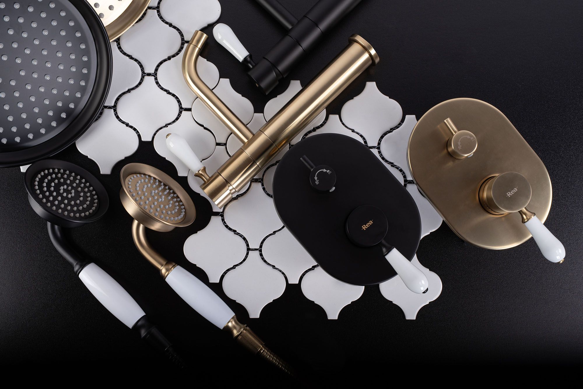 Zestaw natryskowy podtynkowy Rea Serra Czarny + BOX