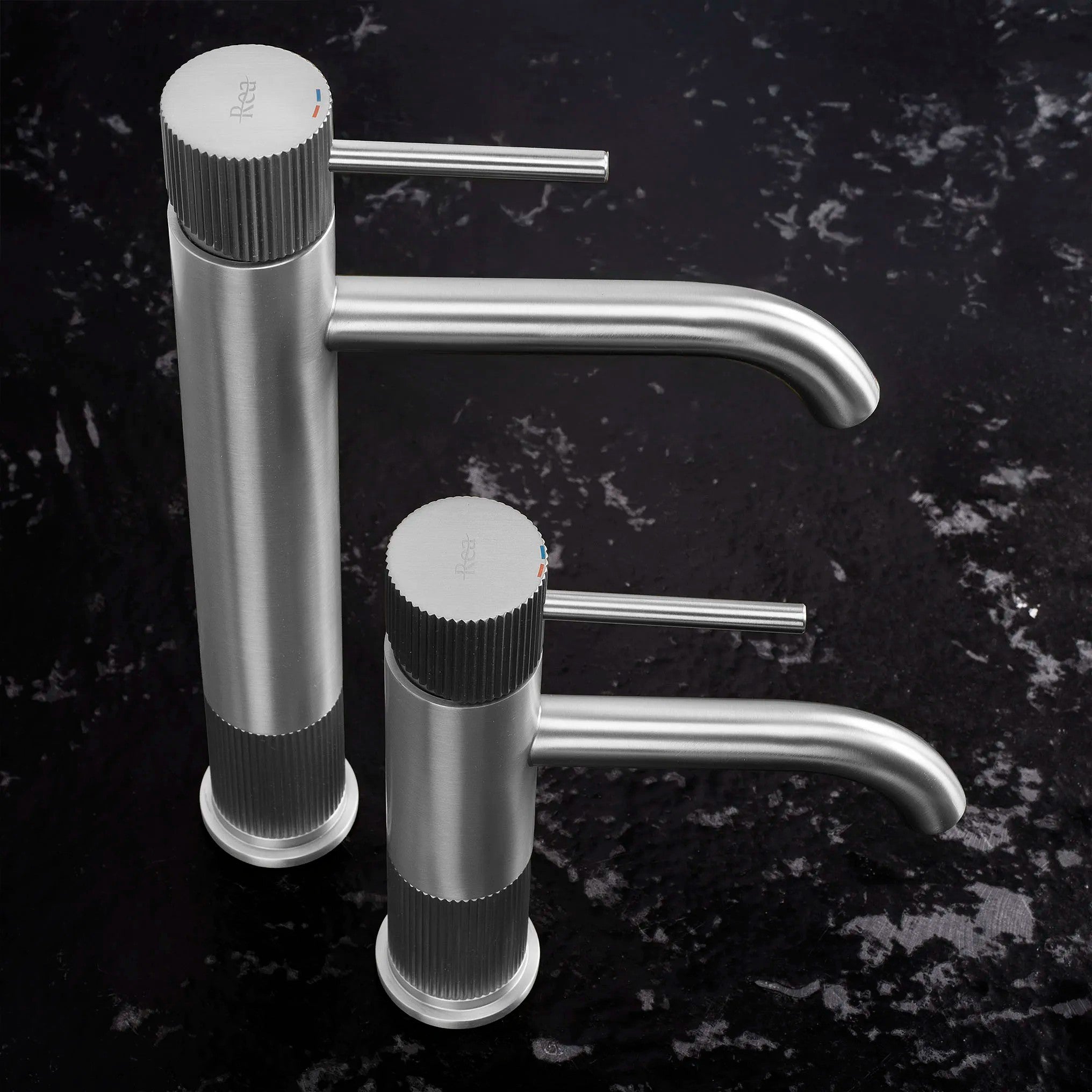 Bateria umywalkowa Rea Lungo Stripe Nikiel Szczotkowany Niska  4