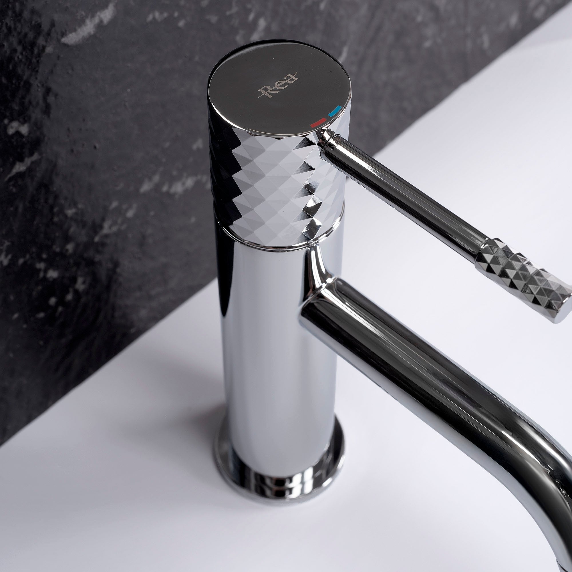 Bateria umywalkowa Rea Lungo Diamond Chrom Niska  2